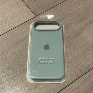 Apple iPhone 17 Air Silicone Case - Teal